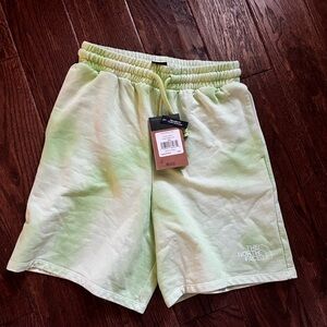 NWT The North Face women’s shorts S